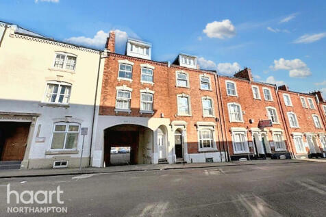 Hazelwood Road, NORTHAMPTON 3 bed flat for sale