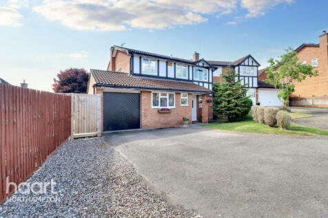 Frosty Hollow, Northampton 4 bed detached house for sale