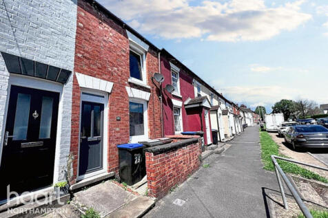 Boughton Green Road, Northampton 2 bed terraced house for sale