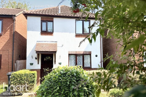 Mallard Close, Northampton 2 bed detached house for sale
