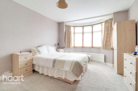 Hedge Lane, London 3 bed end of terrace house for sale