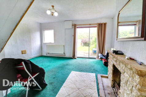 Church Street, Pontypridd 3 bed end of terrace house for sale