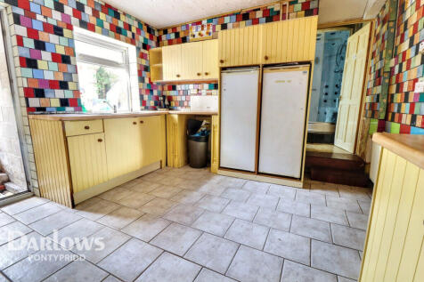 Afon Street, Pontypridd 2 bed end of terrace house for sale