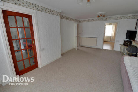 2 bedroom semi-detached bungalow for sale