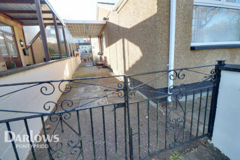 2 bedroom semi-detached bungalow for sale
