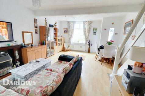 Aberdare Road, Mountain Ash 3 bed terraced house for sale