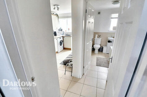 Great Street, Pontypridd 3 bed terraced house for sale