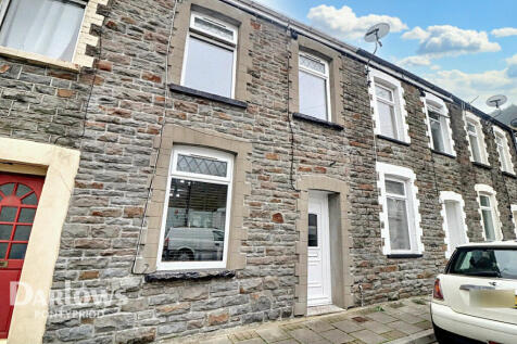 Great Street, Pontypridd 3 bed terraced house for sale