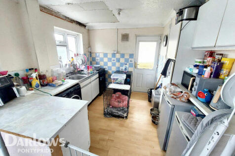 2 bedroom semi-detached house for sale