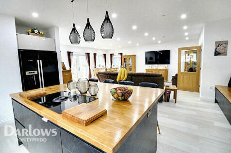 Llanwonno Road, Mountain Ash 5 bed detached house for sale