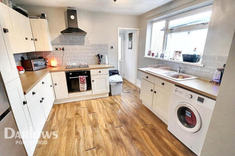 Lower Alma Terrace, Pontypridd 3 bed cottage for sale