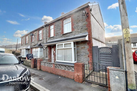 3 bedroom end of terrace house for sale