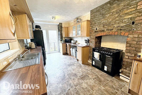 Robert Street, Pontypridd 4 bed end of terrace house for sale