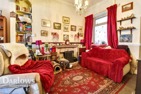 Robert Street, Pontypridd 2 bed terraced house for sale