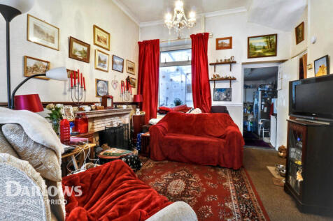 Robert Street, Pontypridd 2 bed terraced house for sale