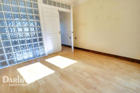 Bryn Rhedyn, Pontypridd 4 bed detached house for sale