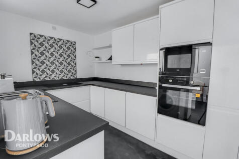 Pontshonnorton Road, Pontypridd 3 bed terraced house for sale