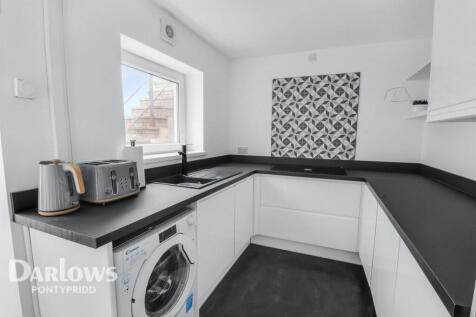 Pontshonnorton Road, Pontypridd 3 bed terraced house for sale
