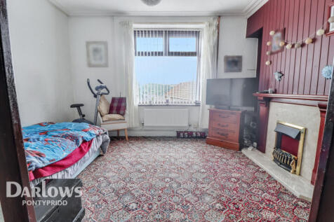 Graig Avenue, Pontypridd 4 bed terraced house for sale