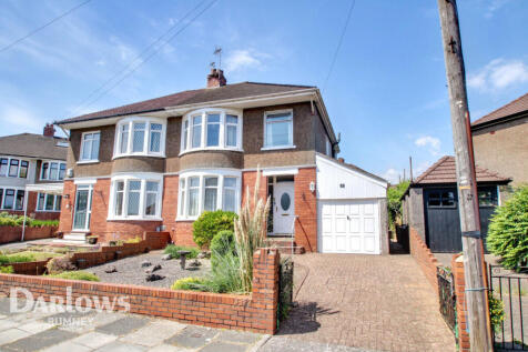 3 bedroom semi-detached house for sale