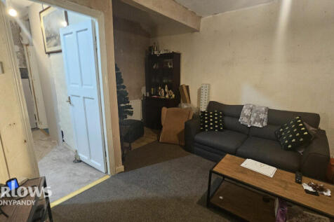 East Road, Tylorstown, CF43 2 bed terraced house for sale