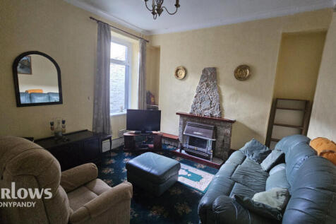 Brynhyfryd Terrace, Ferndale CF43 2 bed terraced house for sale