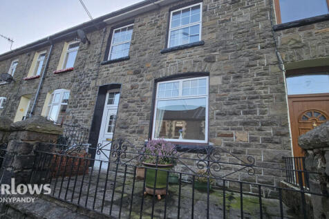 Brynhyfryd Terrace, Ferndale CF43 2 bed terraced house for sale