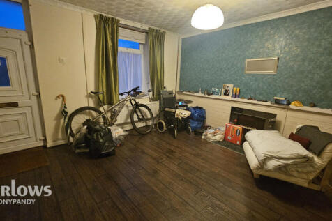 Blaenllechau Road, Ferndale CF43 2 bed end of terrace house for sale
