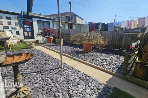 Glynrhondda Street, Treorchy CF42 2 bed terraced house for sale