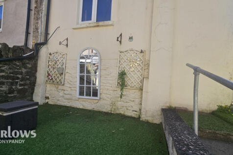 Pentre CF41 7 3 bed end of terrace house for sale