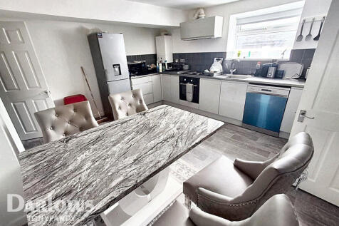 Ynyshir Road, Porth CF39 1 bed end of terrace house for sale