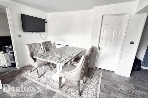 Ynyshir Road, Porth CF39 1 bed end of terrace house for sale