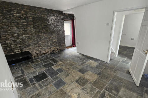 East road, Tylorstown, Ferndale CF43 3 2 bed terraced house for sale