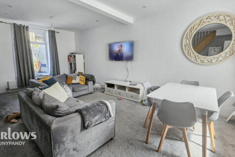 Ferndale CF43 3 3 bed end of terrace house for sale