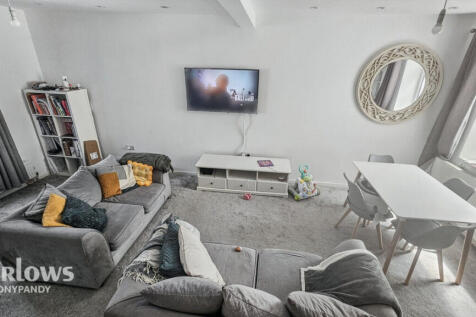 Ferndale CF43 3 3 bed end of terrace house for sale