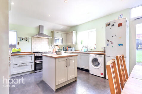 4 bedroom semi-detached house for sale