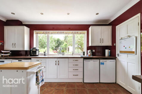 The Street, Norwich 3 bed detached house for sale