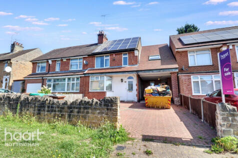 4 bedroom semi-detached house for sale