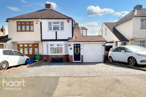 3 bedroom semi-detached house for sale