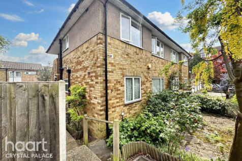 Cranleigh Close, London 2 bed maisonette for sale