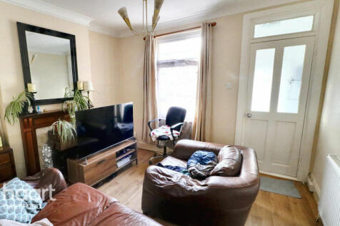St Vincents Road, Dartford 3 bed end of terrace house for sale