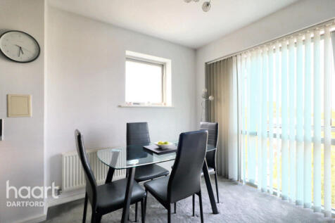 Dulcie Close, Greenhithe 1 bed apartment for sale