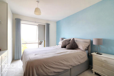 Dulcie Close, Greenhithe 1 bed apartment for sale