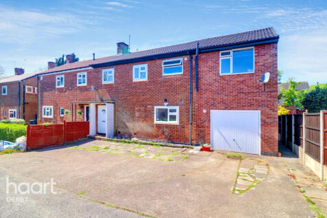 5 bedroom semi-detached house for sale