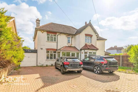 4 bedroom semi-detached house for sale