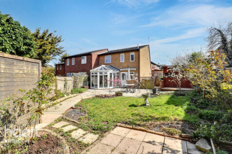 Woodcote Crescent, Basildon 2 bed semi