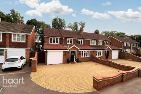 6 bedroom semi-detached house for sale
