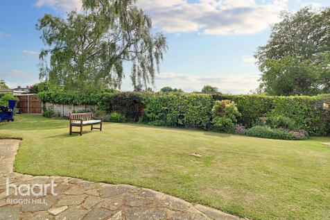 3 bedroom detached bungalow for sale