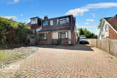 Victoria Gardens, Biggin Hill 5 bed semi