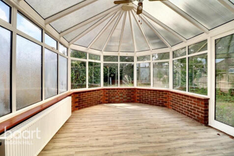 Main Road, Biggin Hill 4 bed detached bungalow for sale